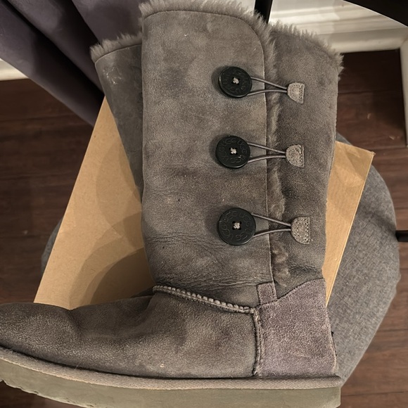 Bailey Button Women’s UGG Boots Great shape with box! - Picture 1 of 16